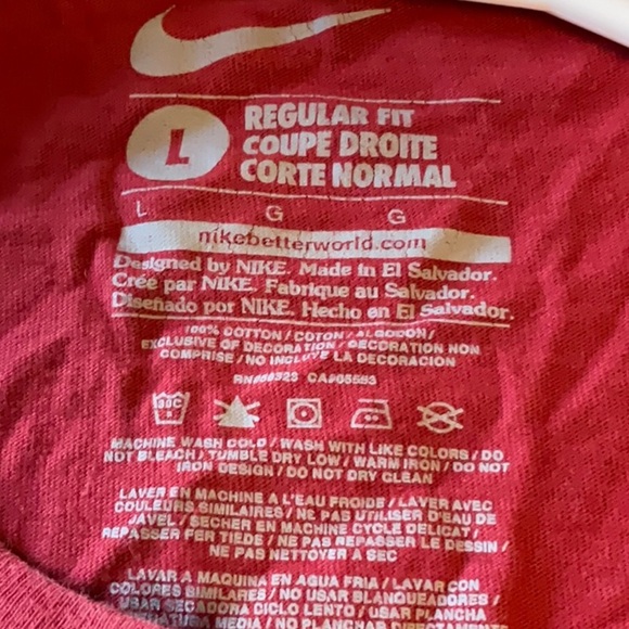 Nike Red Short Sleeve Tee Classic Comfort - Picture 3 of 3